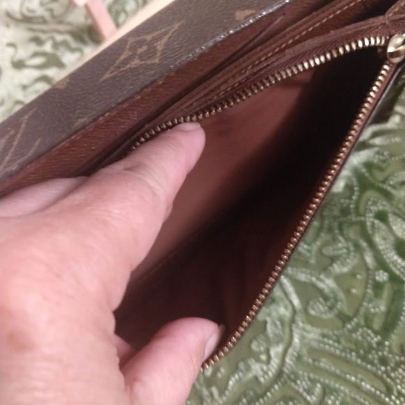 Louis Vuitton Accordeon Monogram Wallet with Chain - Picture 5 of 8